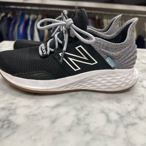 New Balance ladies Roav style running shoes